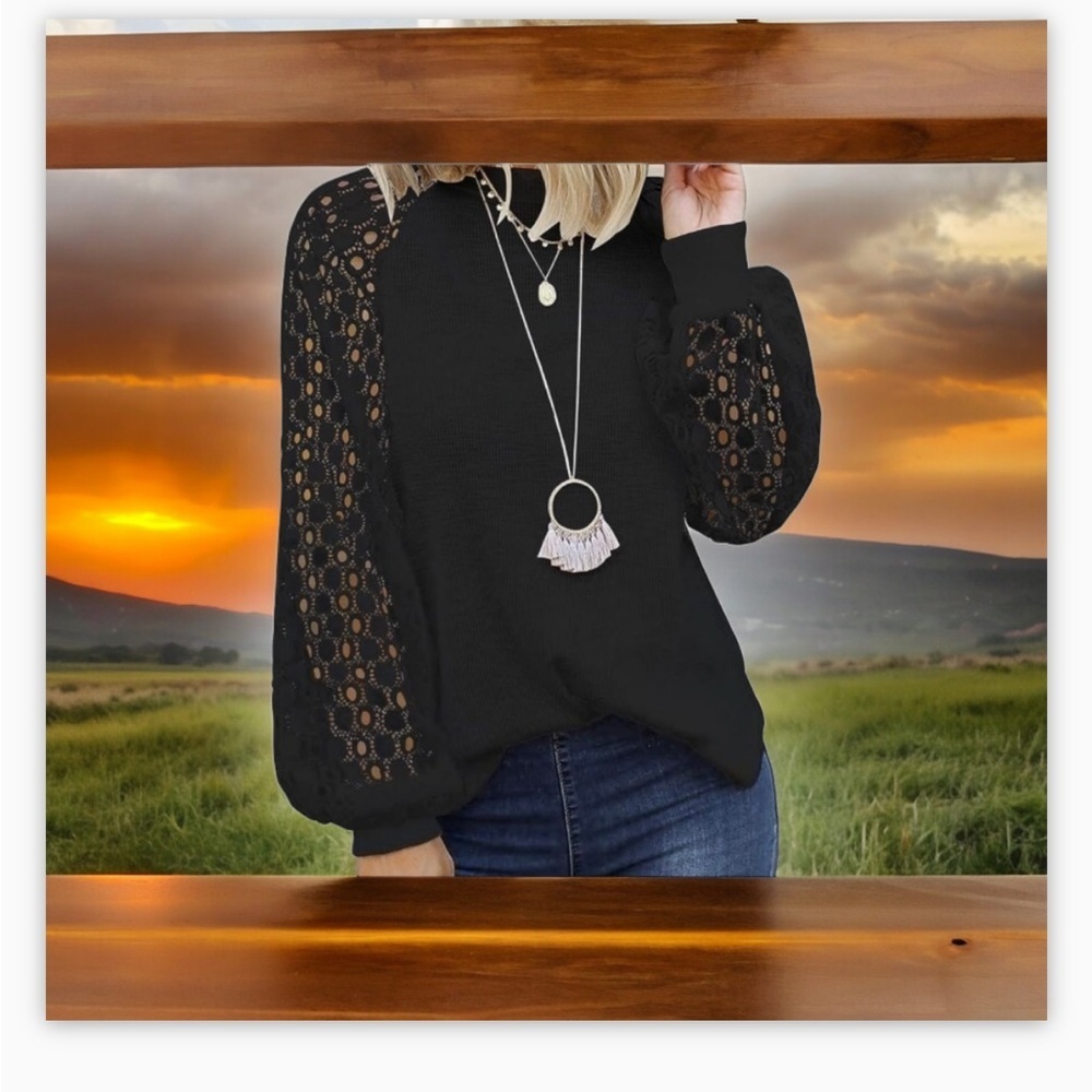 Micro star Women’s Black Lace-Crochet Detail on Sleeve Top -Sz Sm-NWOT🖤☀️ - Picture 2 of 10